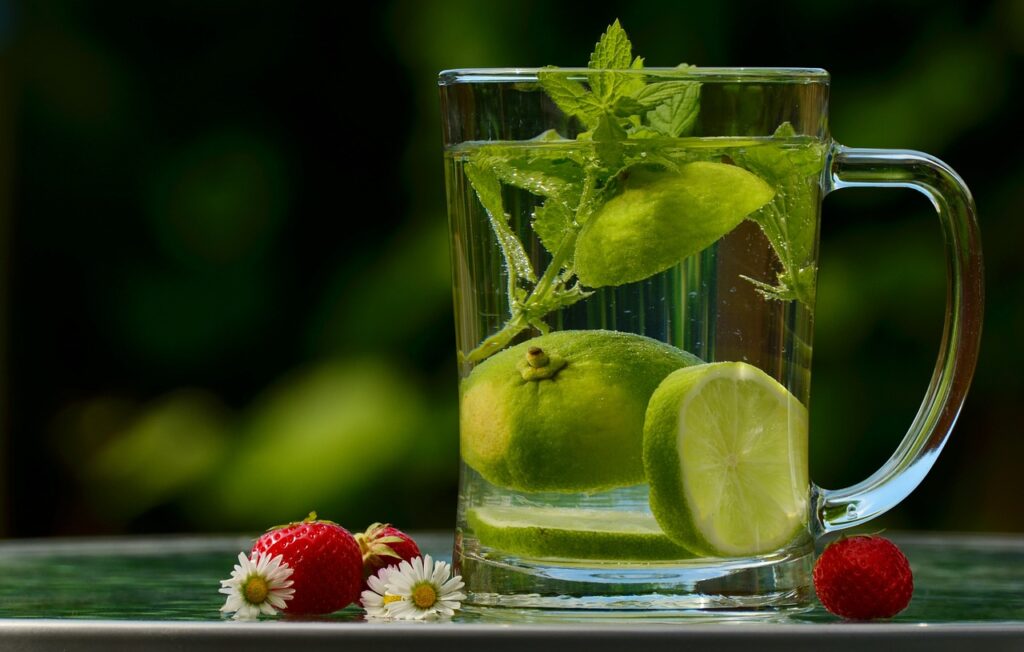 drink, lime, water-1487304.jpg